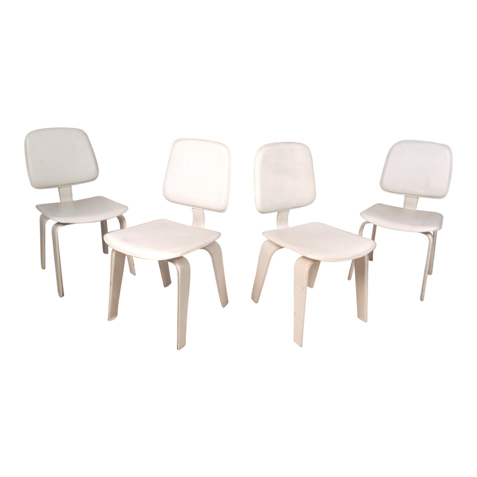 Set Of Four Mid Century Modern White Leather Dining Chairs Chairish