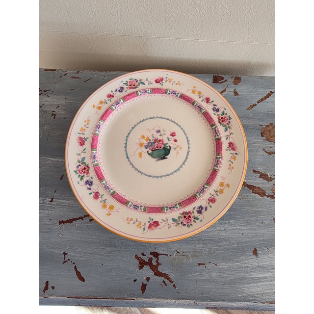 Royal Doulton Urn Pattern Plates Set of 8 For Sale - Image 4 of 4
