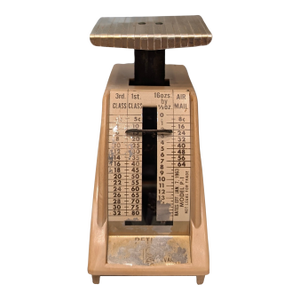 Vintage Mid-Century Petite Bakelite Pelouze Postage Scale