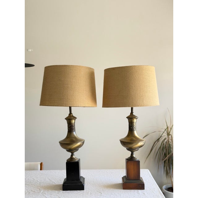 1970s Neoclassical Brass Urn Table Lamps on Wood Bases With Linen Shades - a Pair For Sale - Image 11 of 12