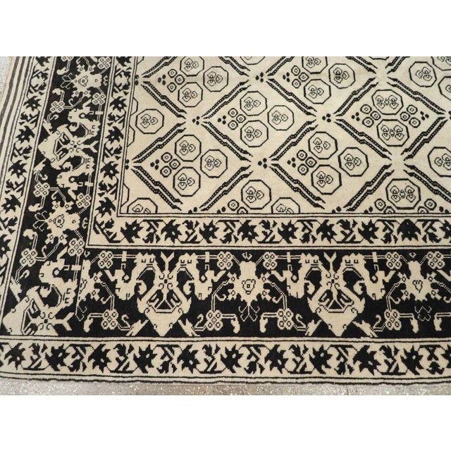 Mid 20th Century Galerie Shabab Collection Mid-20th Century Turkish Anatolian Accent Rug For Sale - Image 5 of 8