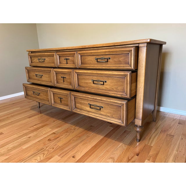 Late 20th Century White Furniture 7-Drawer Mid-Century Modern Walnut Dresser For Sale - Image 5 of 12