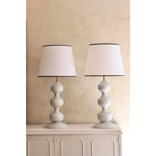 Large Ball Lamps in Painted Wood, Set of 2 For Sale - Image 3 of 3