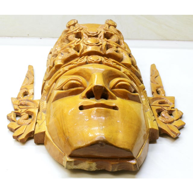 Articulated Balinese Hand-Carved Albesia-Wood Rama Deity Mask & Pierced Openwork Crown For Sale - Image 4 of 10