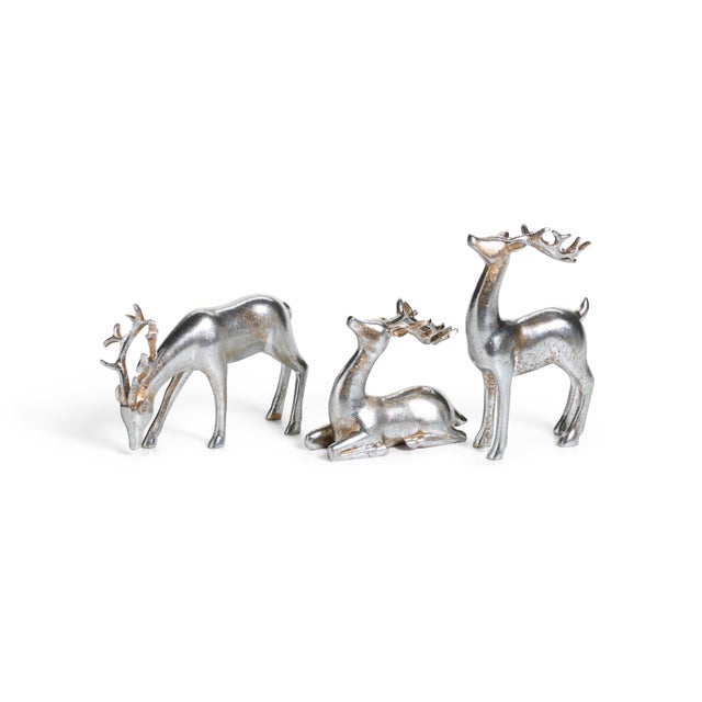 This reindeer set includes six of Santa's team in anticipation of their Christmas Eve trip. While waiting to guide Santa's...