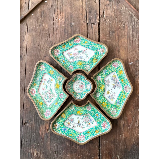 Vintage Chinoiserie Hand Painted Floral Metal Tray Set For Sale - Image 9 of 12