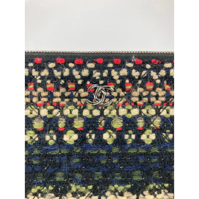Chanel Tweed and Wool Zipped Pouch For Sale In Philadelphia - Image 6 of 11