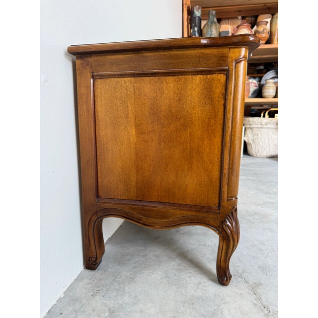 1970s Vintage Henredon Louis XV–Style Two-Drawer Nightstand/Sold For Sale - Image 5 of 9