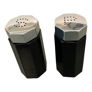 1980s Arcoroc France Black Octime Octagon Salt & Pepper Shakers - a Pair For Sale