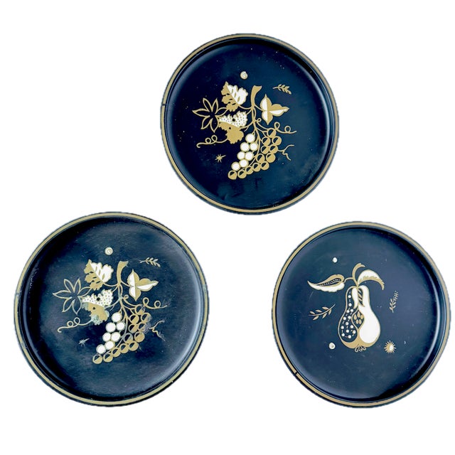 Mid-Century Modern Vintage Set Midcentury Stylized Fruit Tole Trays For Sale - Image 3 of 10