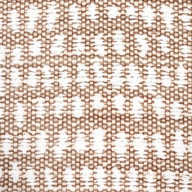 An irregular textural weave with a hint of animal chic, Oscar Indoor/Outdoor is a high-style, high-performance fabric that...