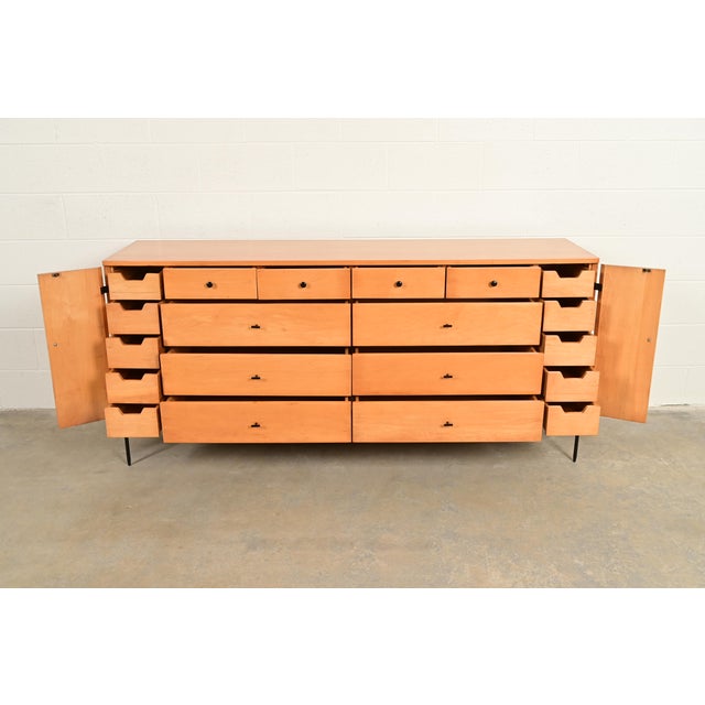 1950s Paul McCobb Planner Group 20-Drawer Dresser or Credenza, Newly Refinished For Sale - Image 5 of 16