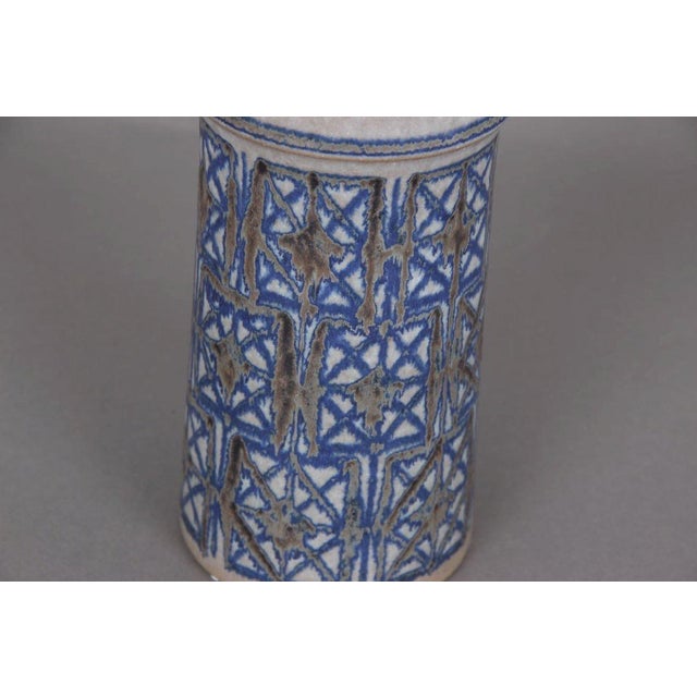 Michael Andersen & Son Mid-Century Model 6105 Vase by Marianne Starck for Michael Andersen Keramik Bornholm, , 1960s For Sale - Image 4 of 6