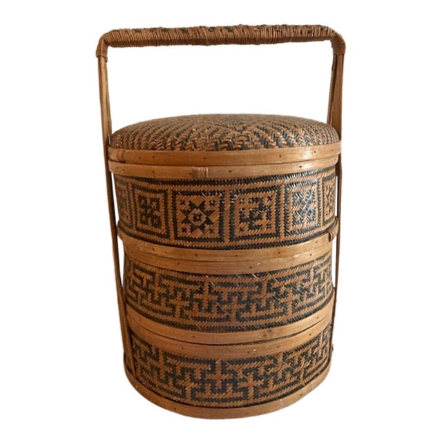 Early 20th Century Chinese Rattan Wedding Basket For Sale