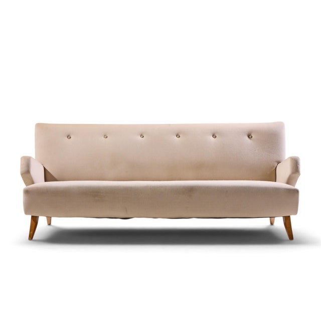 Jens Risom for Knoll Model 37 Mid Century Sofa This sofa measures: 76.5 wide x 34 deep x 31 inches high, with a seat...