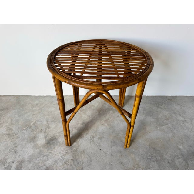 Vintage Coastal Bamboo & Rattan End Table With Glass Top For Sale In Miami - Image 6 of 12