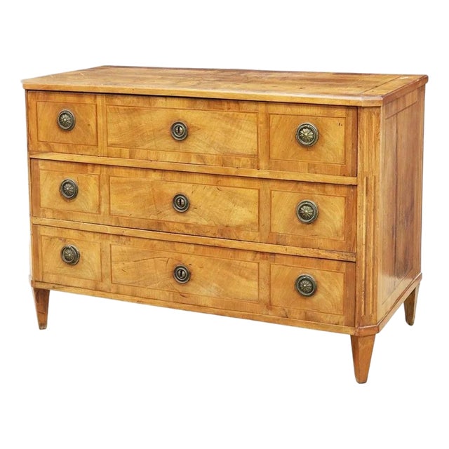 Late 18th Century Italian Neoclassical Walnut Inlaid Commode For Sale