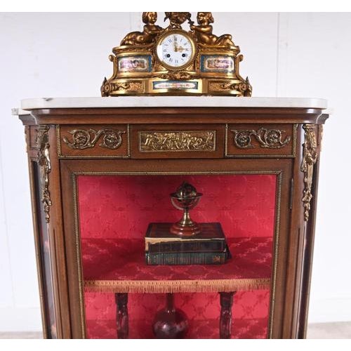 French Painted Display Cabinet from Vernis Martin, 1900s For Sale - Image 5 of 13