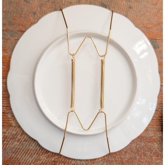 Pink 19th Century Pair of French Decorative Wall Plates With Pink and Gold Grisaille Decoration For Sale - Image 8 of 10