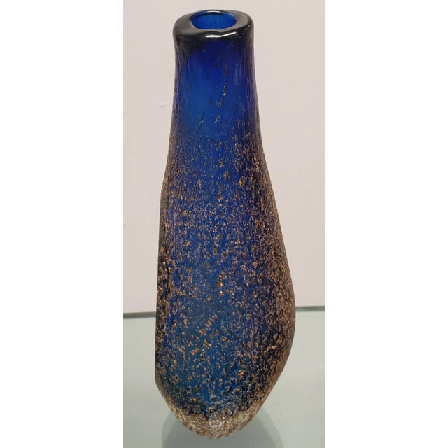 1960s 1960s Italian MCM Murano Allesandro Mandruzatto Studio Art Glass Ghiaccio Sommerso Bent Bottle Vase For Sale - Image 5 of 5
