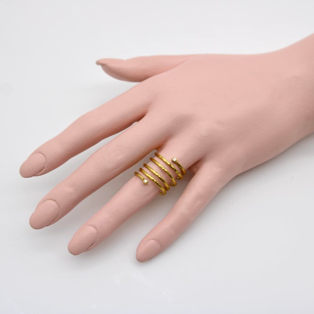 Metal 1990s Gurhan 22k Gold Diamond Spiral Coil Ring From Rain Collection, Size 7 For Sale - Image 7 of 10