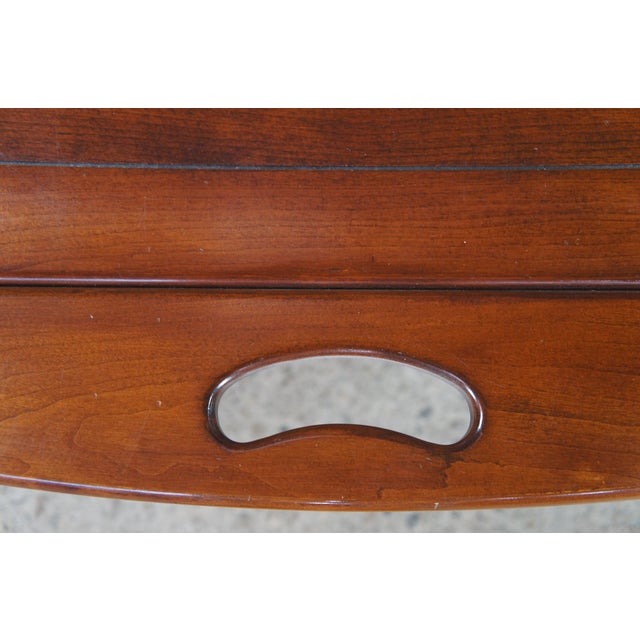 1970s Attributed to Pennsylvania House English Chippendale Cherry Butlers Tray Coffee Cocktail Table For Sale - Image 11 of 11