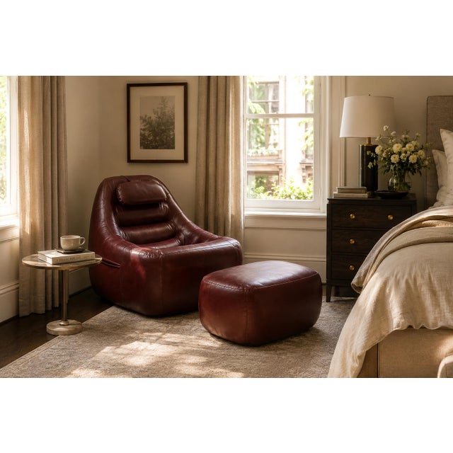 A rare and exceptionally preserved MP-113 lounge chair with matching ottoman by Percival Lafer, produced in Brazil during...