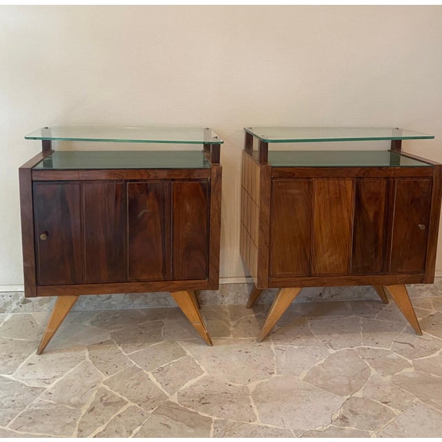 Vintage Beech and Walnut Bedside Tables with Green Glass Top and Clear Glass Shelf, Italy, 1950s, Set of 2 For Sale - Image 10 of 10