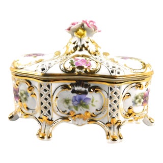 KPM Royal Porcelain Manufacturing Large Footed Trinket Jewelry Box For Sale