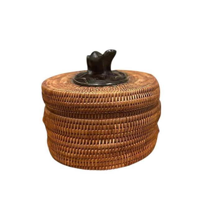Mid 20th Century Vintage Iris Apfel Owned Indonesian Wicker Basket Box With Carved Wood Frog For Sale - Image 5 of 11