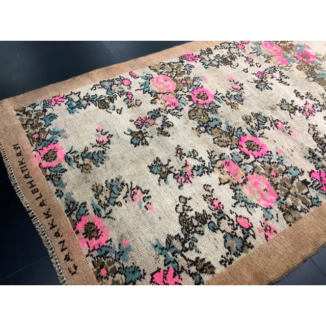 Vintage Floral Design Turkish Handmade Wool Rug For Sale In Phoenix - Image 6 of 11