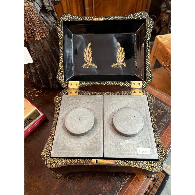 Antique 19th Century Chinese Export Gilt Lacquer Sarcophagus Tea Caddy For Sale In Atlanta - Image 6 of 8