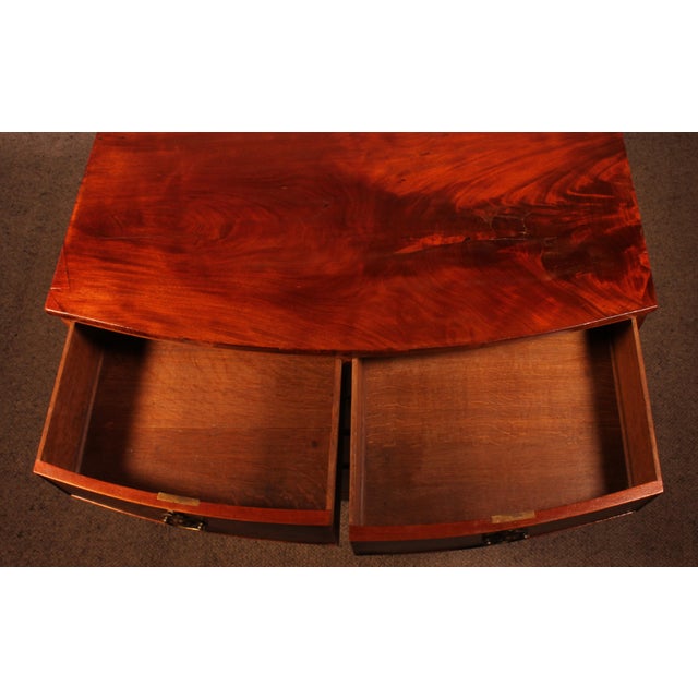 Tan Bombé Chest of Drawers in Mahogany, 1800s For Sale - Image 8 of 11