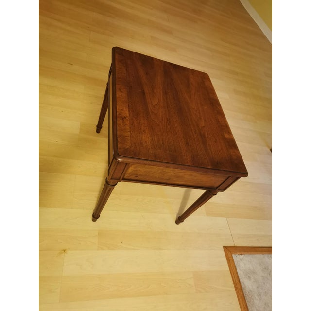 Henredon 1960s Vintage Henredon Nightstand Side Table, Mid Century Modern Campaign Bedside Table, Brass Pulls For Sale - Image 4 of 10