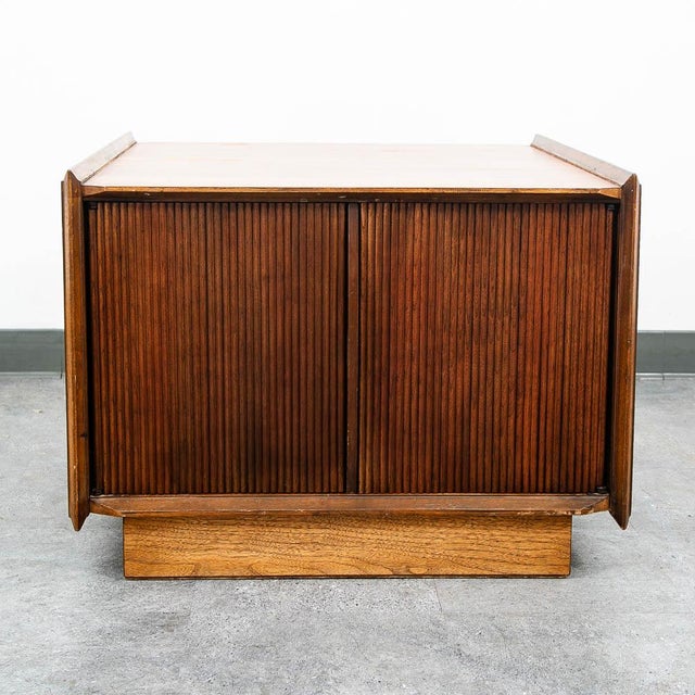 Lane Furniture Mid Century Modern End Table Lane Attributed Cabinet Square Walnut 2 Doors Side Table MCM For Sale - Image 4 of 10