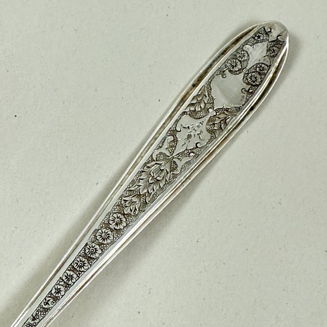 Traditional Estate Silver Large Pastry Server For Sale - Image 3 of 9
