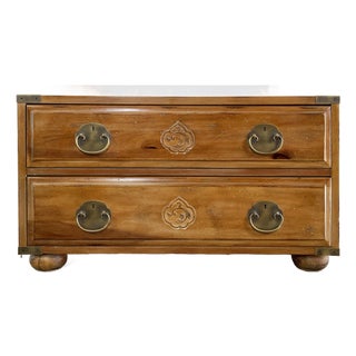 Vintage Henredon Two Drawer Campaign Chest Coffee Table For Sale