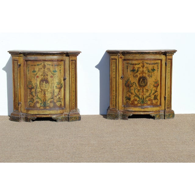 Italian 19th Century Pair of Painted Italian Venetian the Commodes For Sale - Image 3 of 13