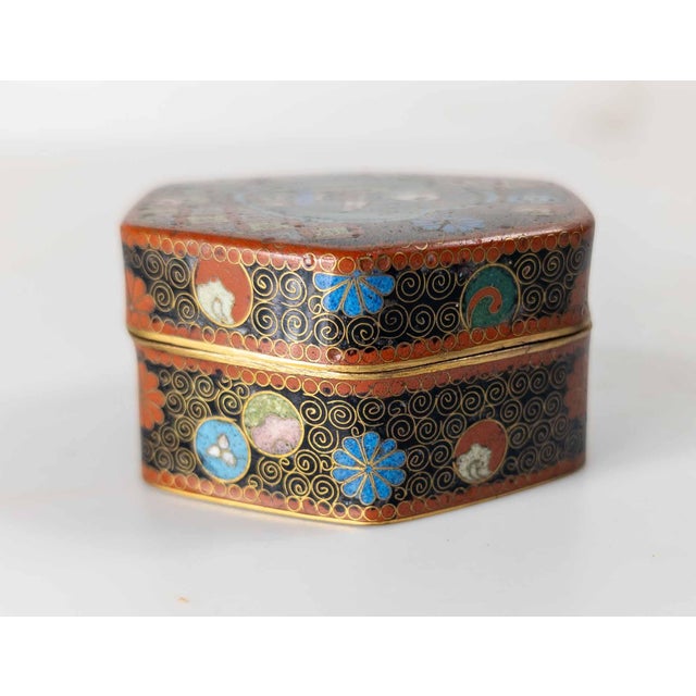 20th Century Japanese Cloisonne Enamel Box With Egyptian Figure For Sale - Image 4 of 10