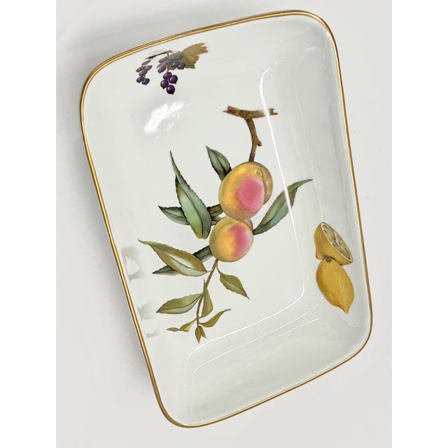 French Country Vintage New Old Stock New in Box Royal Worcester Oven to Tableware Evesham Gold Rectangular Porcelain Buffet Dish - Signed For Sale - Image 3 of 10