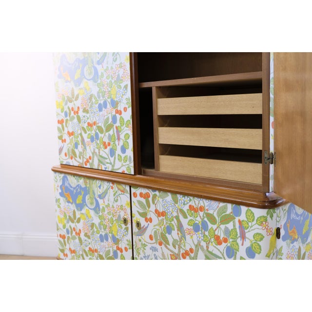 Swedish Cabinet with Josef Frank Paradiset Nordens Flora, Sweden, 1950s For Sale - Image 4 of 12