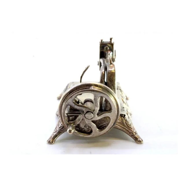 Miniature Sewing Machine in Silver with Reliefs and Applications For Sale - Image 4 of 8