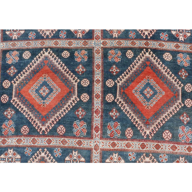 Early 20th Century Early 20th Century Antique Persian Shiraz Multi Medallions Rug With Geometric Design For Sale - Image 5 of 13
