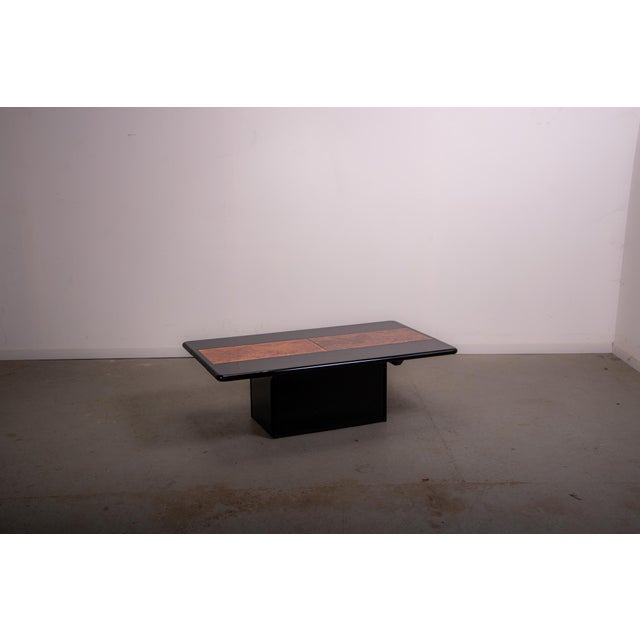 Black High Gloss Laquer and Burl Veneer Hidden Bar Coffee Table, 1980 For Sale - Image 8 of 8