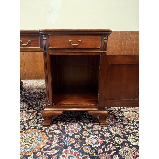 English Chesterfield Desk with Green Leather For Sale - Image 15 of 18