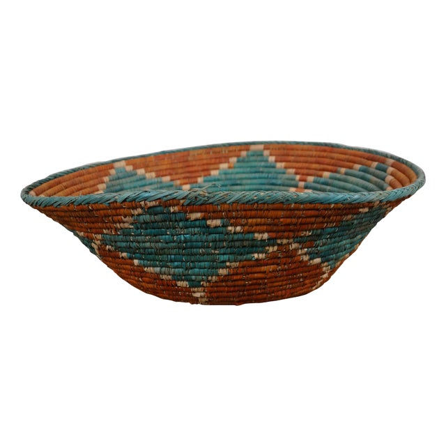 Late 20th Century Shalimar Collection Hand Woven Palm Leaf Coil Deep Bowl Basket For Sale