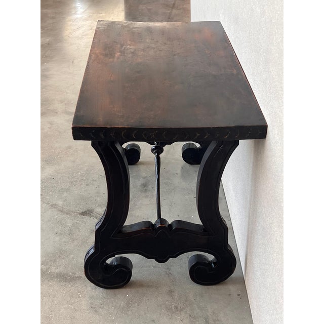 Spanish 19th Century Ebonized Baroque Spanish Side Table with Lyre Legs For Sale - Image 3 of 18