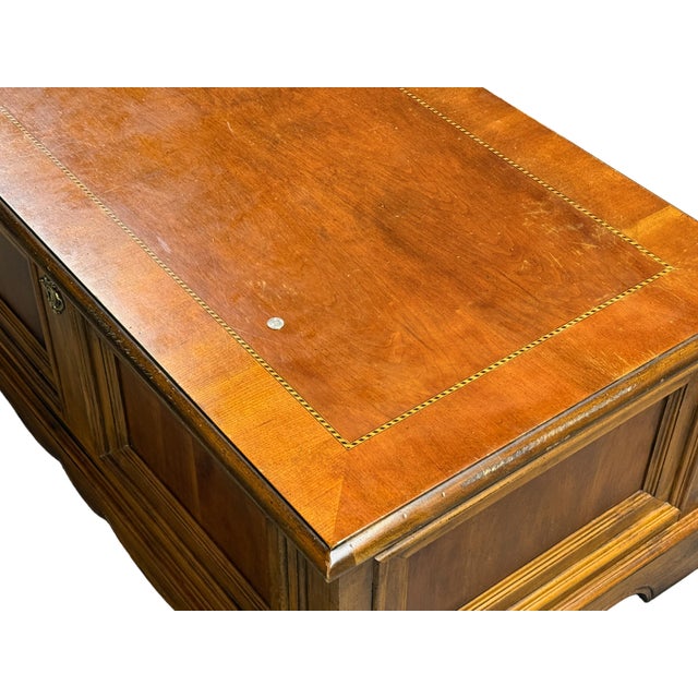 Vintage Hekman Furniture Matching Set: Fluted Console/Sofa Table + Lift-Top Storage Coffee Table For Sale - Image 15 of 17