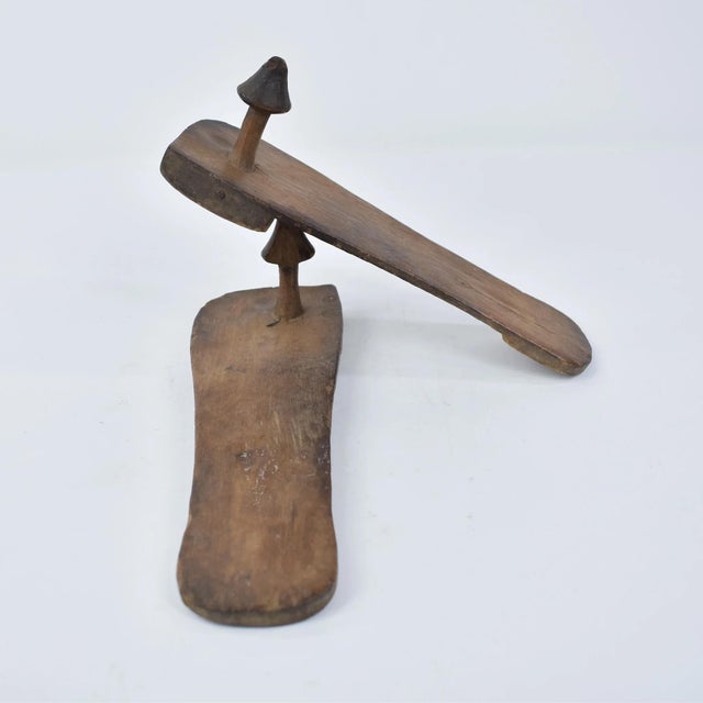 Early 20th Century BanguBangu Pair of Wooden Shoes For Sale - Image 4 of 7