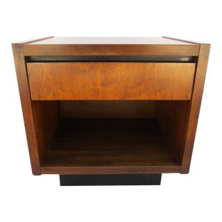 Lane Furniture Mid Century Modern Walnut Nightstand on Plinth Base For Sale
